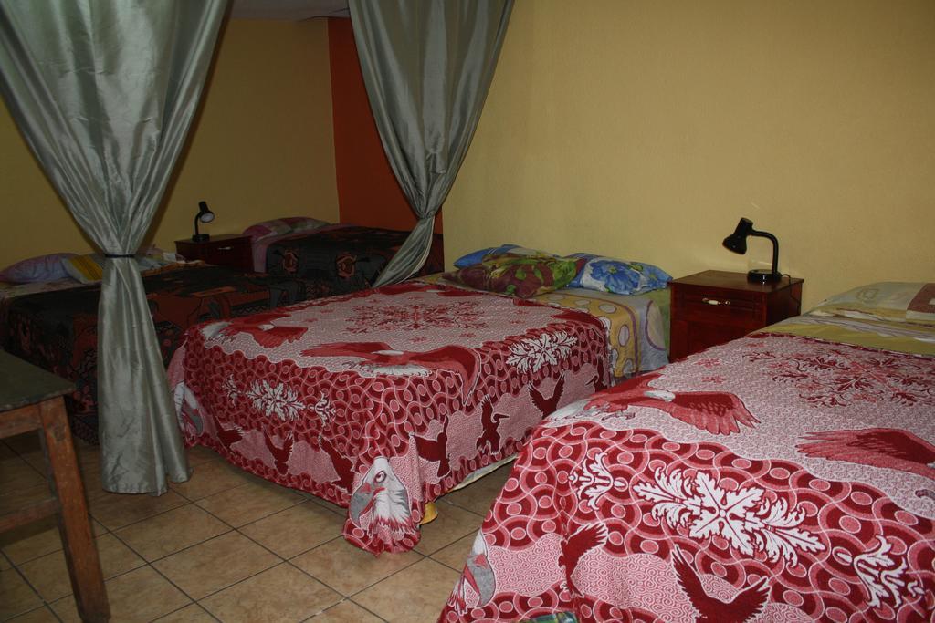 Hotel Kasa Kamelot Quetzaltenango Exteriör bild