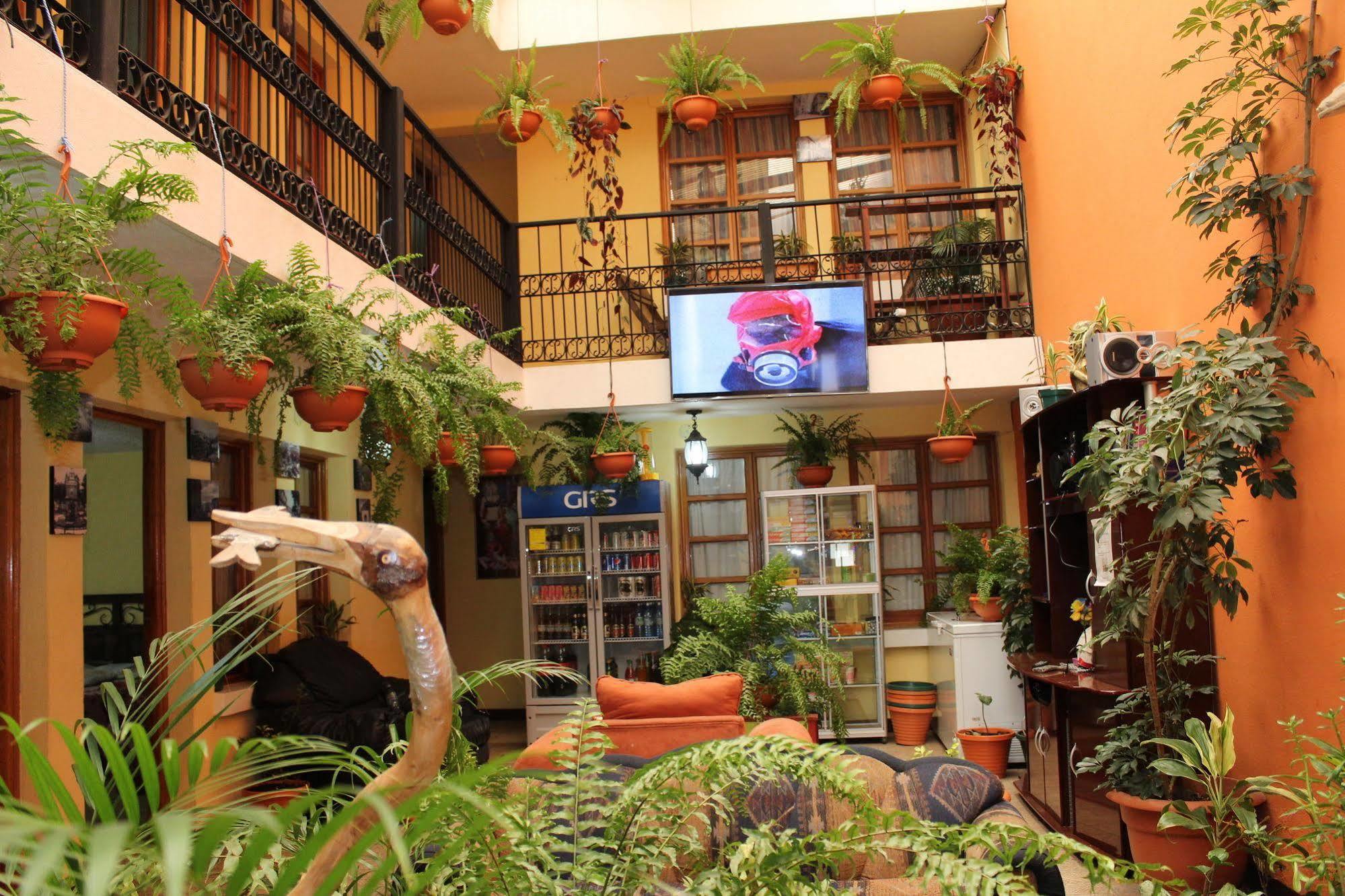 Hotel Kasa Kamelot Quetzaltenango Exteriör bild