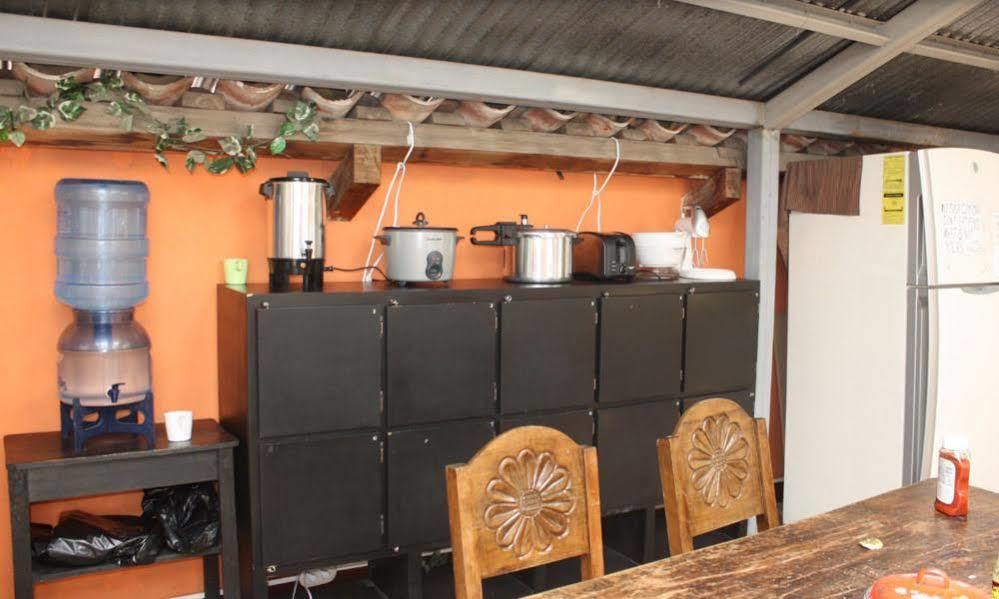 Hotel Kasa Kamelot Quetzaltenango Exteriör bild