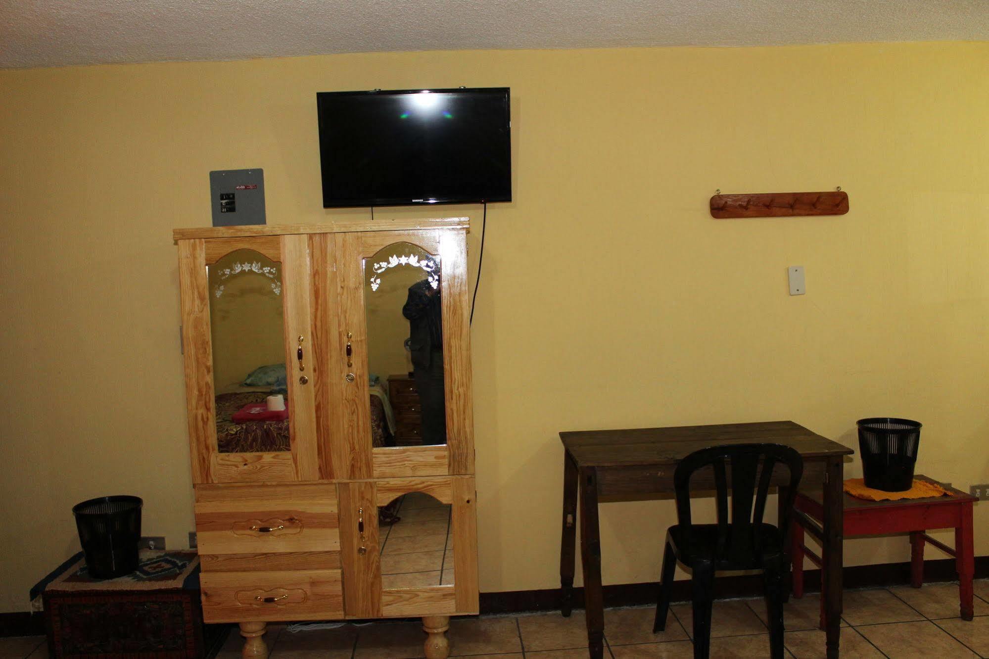 Hotel Kasa Kamelot Quetzaltenango Exteriör bild