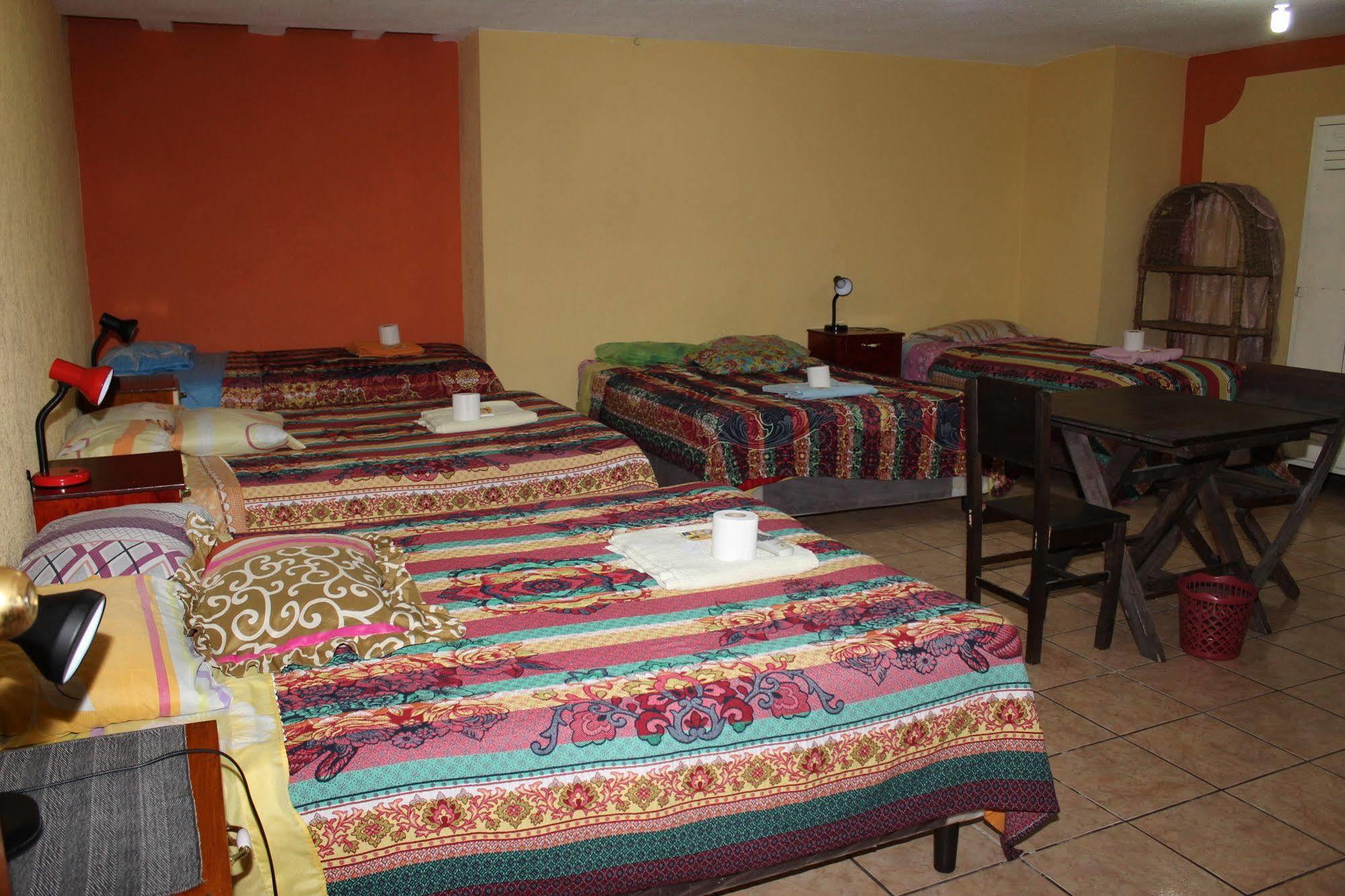 Hotel Kasa Kamelot Quetzaltenango Exteriör bild