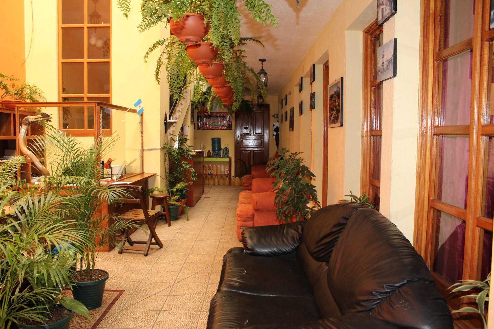 Hotel Kasa Kamelot Quetzaltenango Exteriör bild