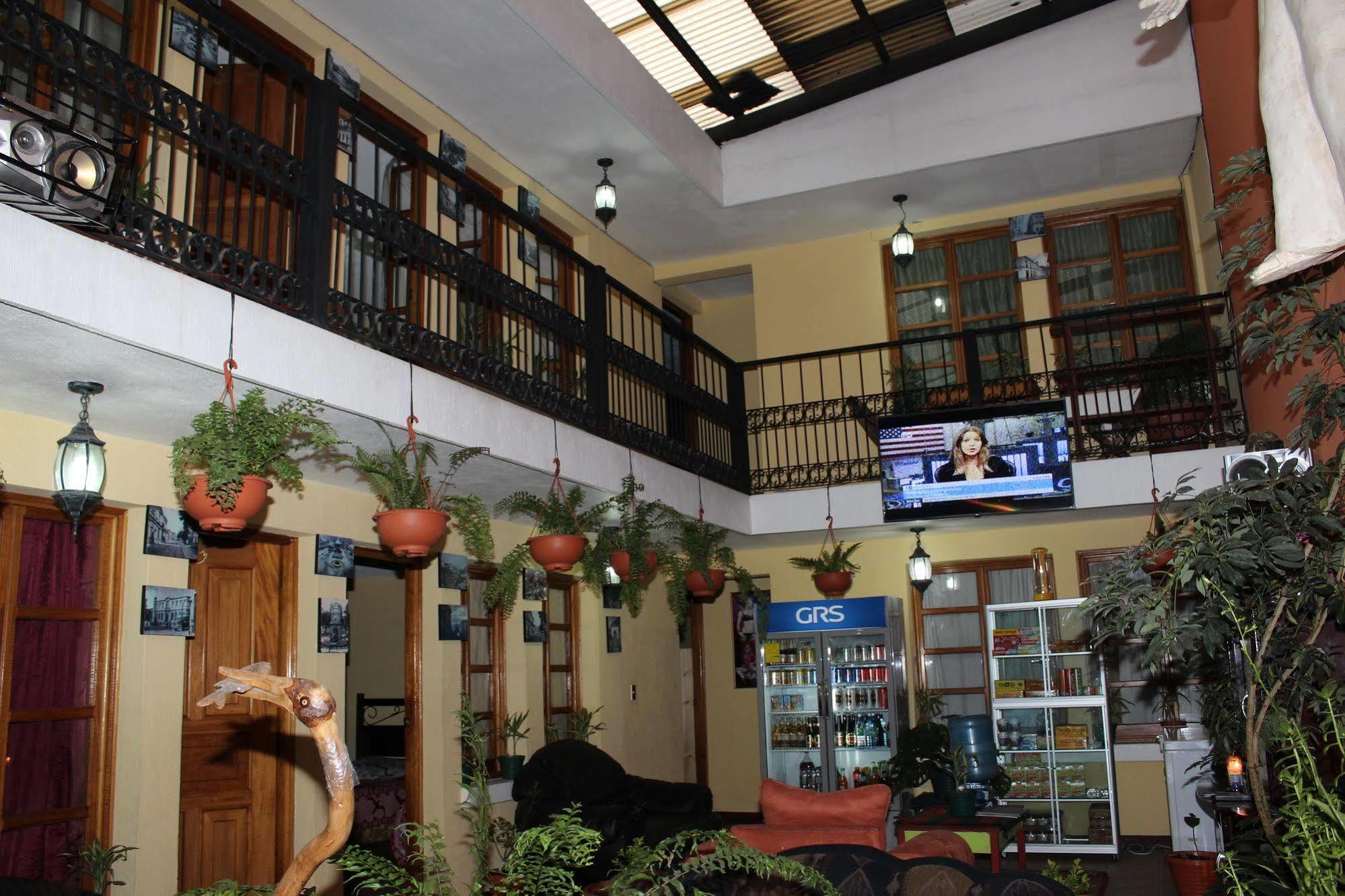 Hotel Kasa Kamelot Quetzaltenango Exteriör bild