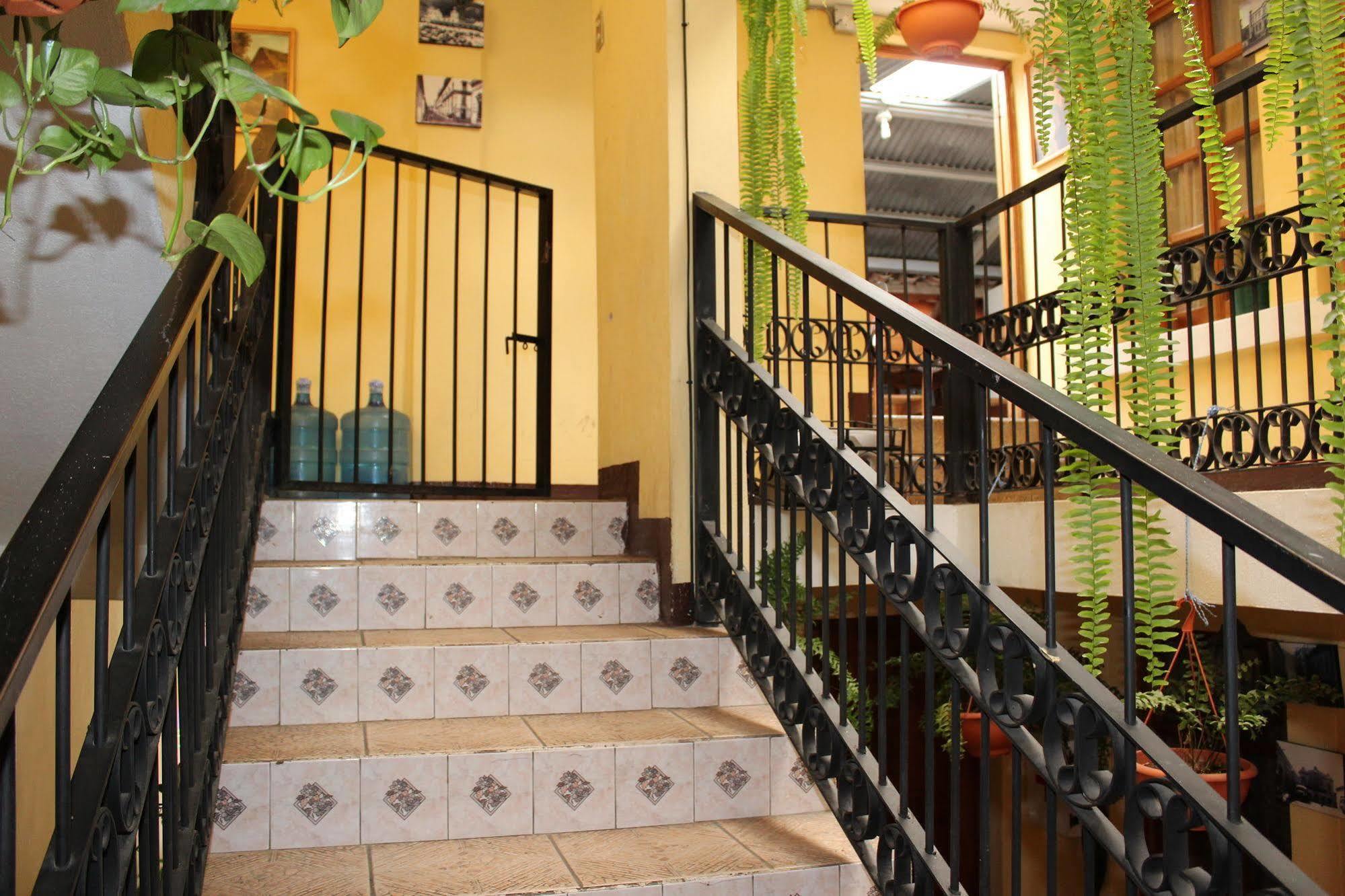 Hotel Kasa Kamelot Quetzaltenango Exteriör bild