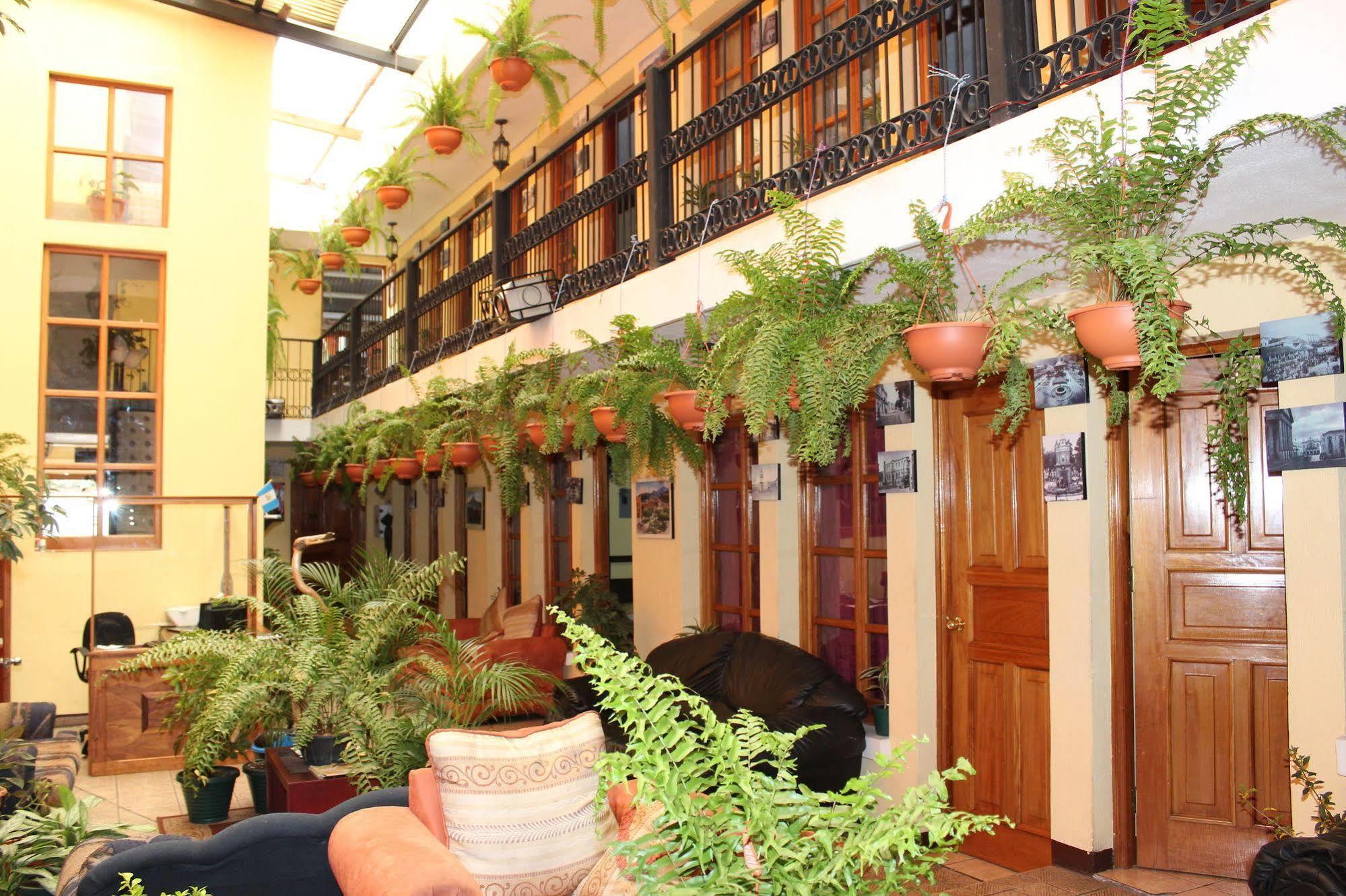 Hotel Kasa Kamelot Quetzaltenango Exteriör bild